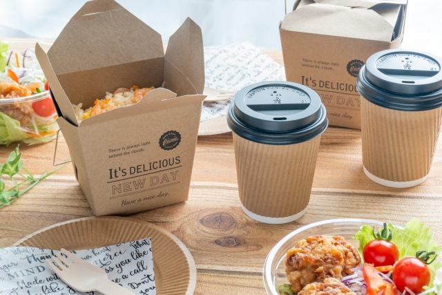 ナチュラル系　テイクアウト容器　紙コップ