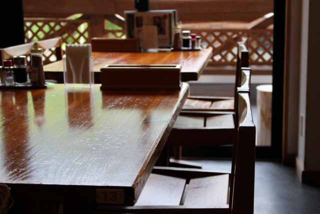 飲食店店内　13番テーブル