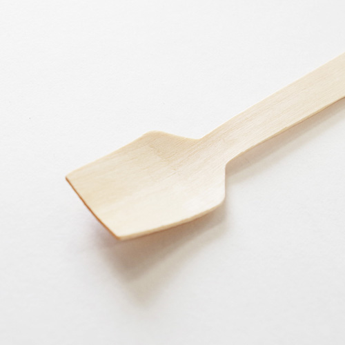 先が角いアイススプーン